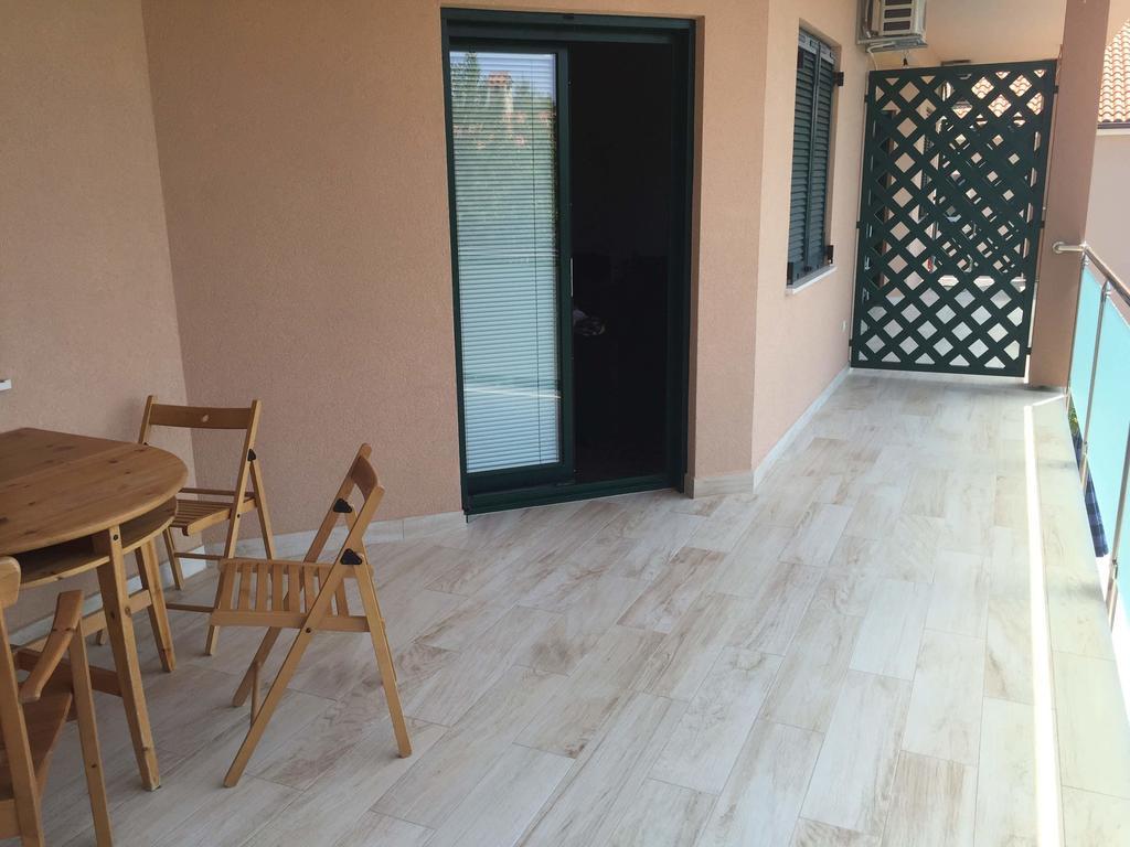 Apartments Dujic Tribunj  Ruang foto