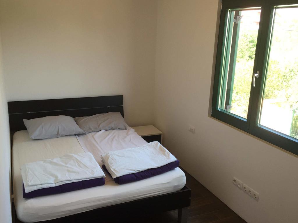 Apartments Dujic Tribunj  Bagian luar foto